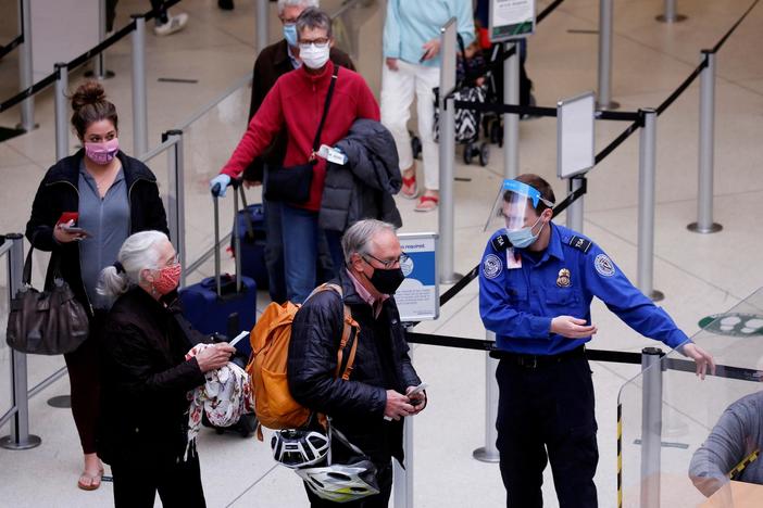 News Wrap: U.S. to ease restrictions on vaccinated foreign travelers in November