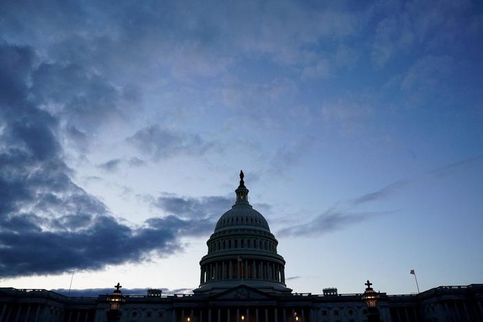Congress makes progress on spending deal to avert government shutdown