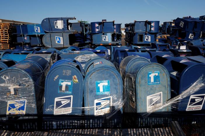 Former USPS board chair questions timing, motives for mail policy changes