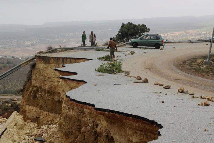 News Wrap: 2,000 feared dead following flooding in Libya