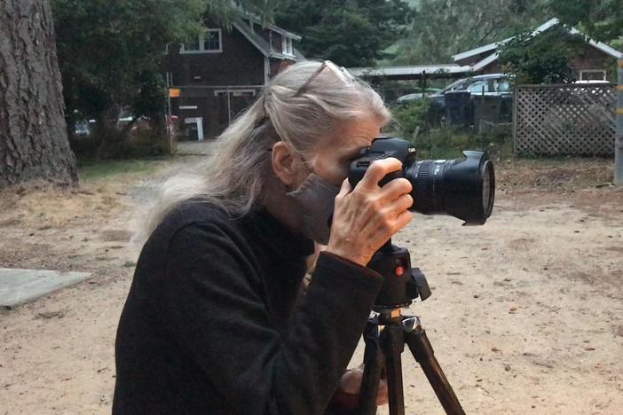 Marna, an 80 year-old photographer, is determined to be published in a major publication.