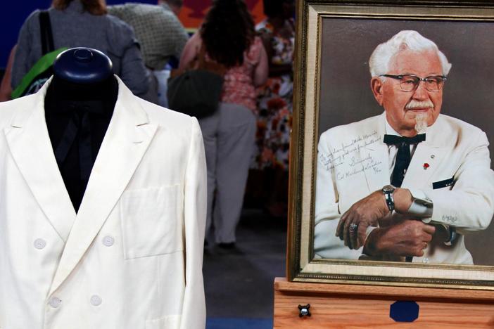 Watch Kathleen Guzman's appraisal of this Col. Sanders suit!