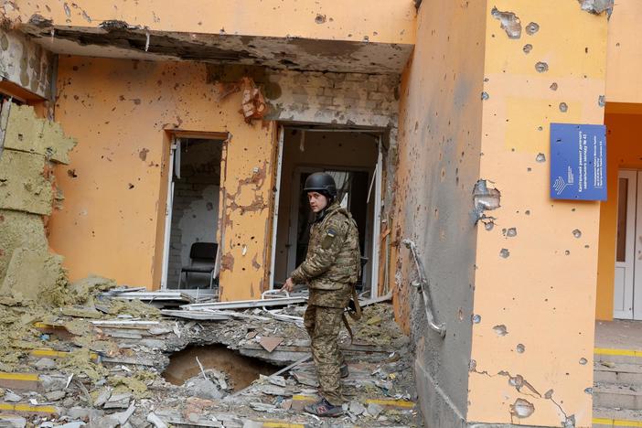 Russia advances in Severodonetsk as Ukraine tries to reinforce beleaguered troops