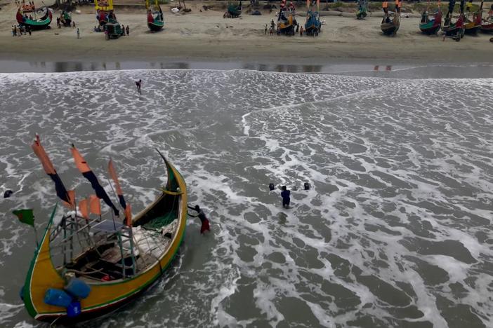 News Wrap: Bangladesh, Myanmar brace for powerful Cyclone Mocha