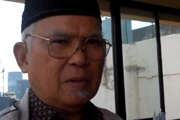 Watch the reaction of Rev. Soritua Nababan to a church's plans to burn Qurans.