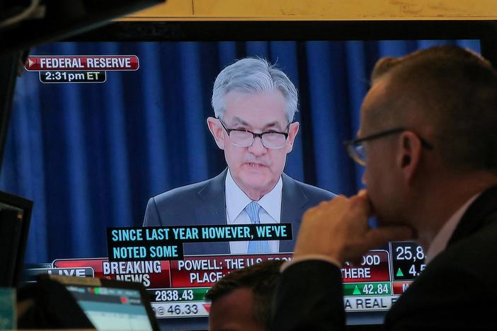 Interest rates remain unchanged, but Federal Reserve signals cuts coming in 2024