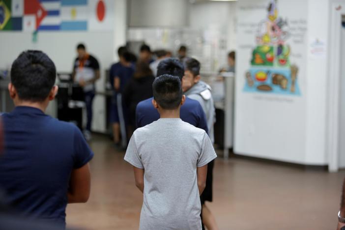 Why it was so difficult for HHS to reunite separated migrant families