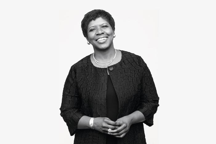 Friends and colleagues gather to remember trailblazing journalist Gwen Ifill.