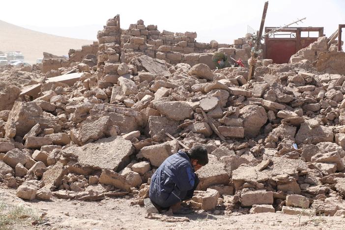 News Wrap: Desperate search for survivors continues after Afghan earthquakes