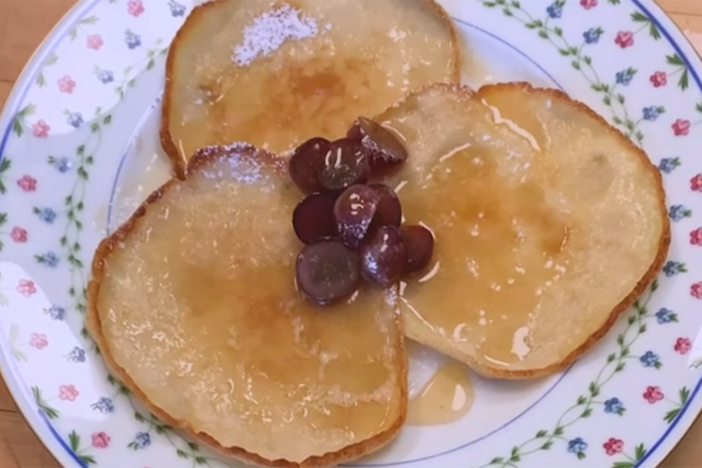 Jacques Pépin demonstrates how to make buttermilk pancakes from his home kitchen.