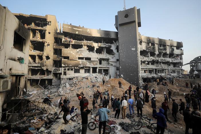 News Wrap: Israel withdraws from Gaza's largest hospital after a 2-week battle
