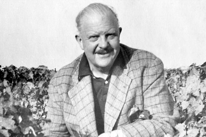 James Beard was one of the pioneers of clean cooking.