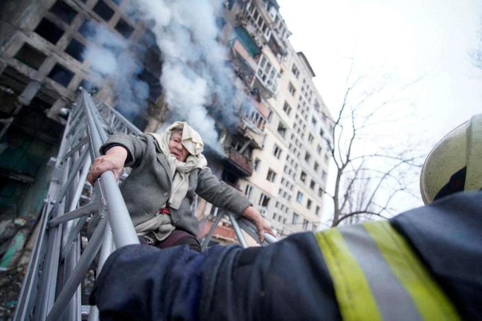 Russian attacks expand in Ukraine, worsening civilian suffering