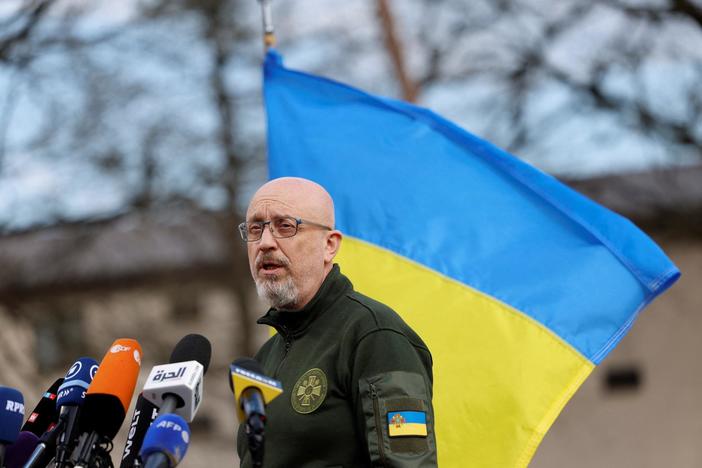 Zelenskyy replaces Ukraine's defense minister amid corruption probe