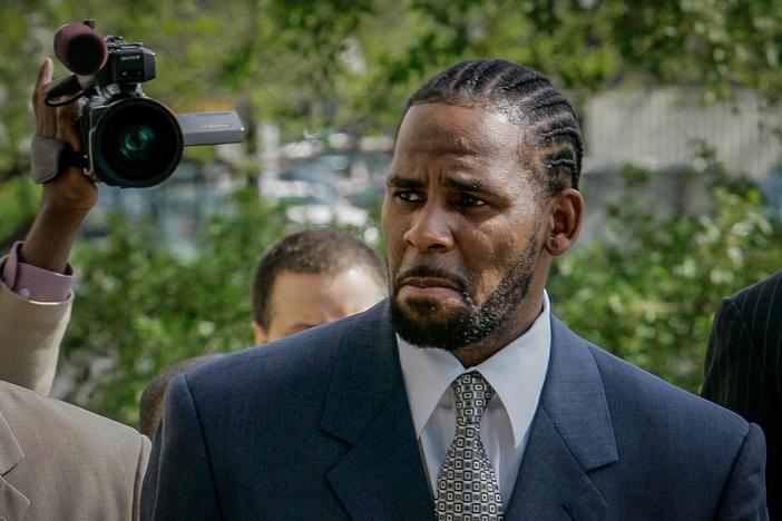 News Wrap: R&B star R. Kelly found guilty of racketeering, immoral acts across state lines