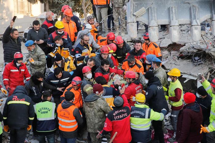 Victims found alive in rubble a week after earthquake that killed 37,000 in Turkey, Syria