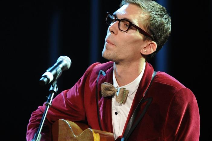 Justin Townes Earle, seen here performing at the 8th annual Americana Honors and Awards in 2009, has died.