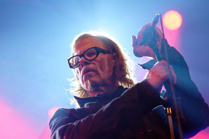 In addition to fronting Screaming Trees, Mark Lanegan also worked with Queens of the Stone Age, The Gutter Twins, Isobel Campbell and Mad Season.