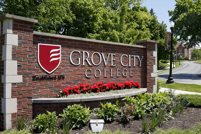 A sign marks the main entrance to the campus of Grove City College in Grove City, Pa.