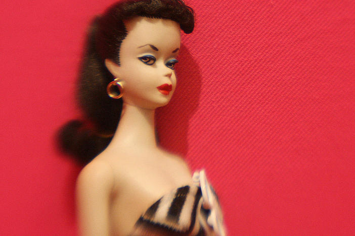 That's some pretty good side-eye, Barbie.