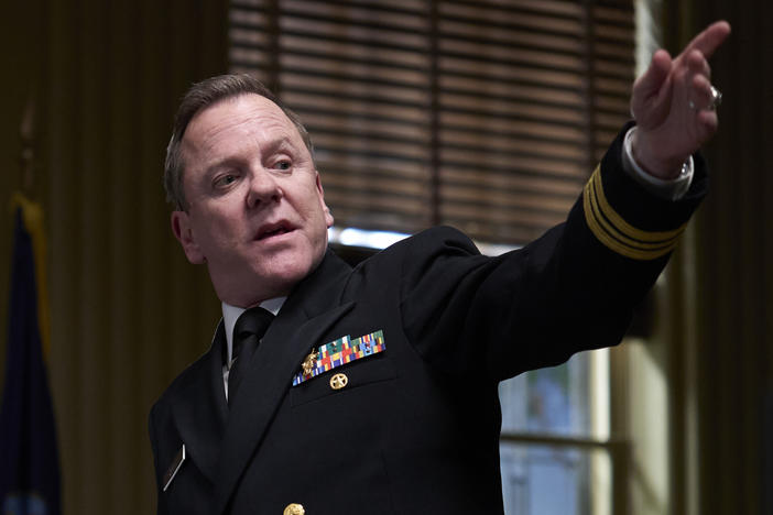 Lance Reddick, Dale Dye and Kiefer Sutherland in <em>The Caine Mutiny Court-Martial.</em>