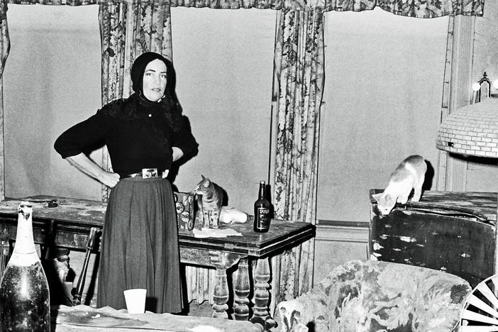 Edith Bouvier Beale at her home "Grey Gardens" in January 1972 in New York. A 1975 documentary by that name explores the reclusive lives of Beale and her mother, living in their dilapidated house with over 50 cats.