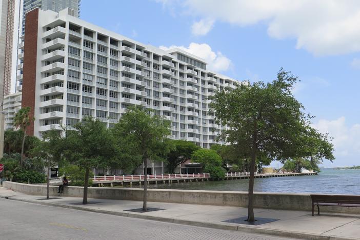 A Florida court has blocked a developer from demolishing and replacing Miami's Biscayne 21 condominium.