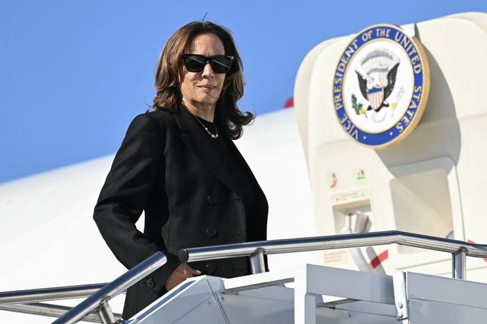 Vice President Harris boards Air Force Two in Pittsburgh, Pa., on Sept. 9, 2024.