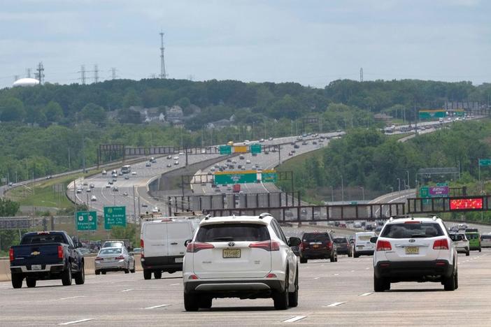 People drive along the Governor Alfred E. Driscoll Bridge at the start of the Memorial Day weekend, under rising gas prices and record inflation, in Keasbey, New Jersey, U.S., May 27, 2022. Photo by Eduardo Munoz/Reuters.